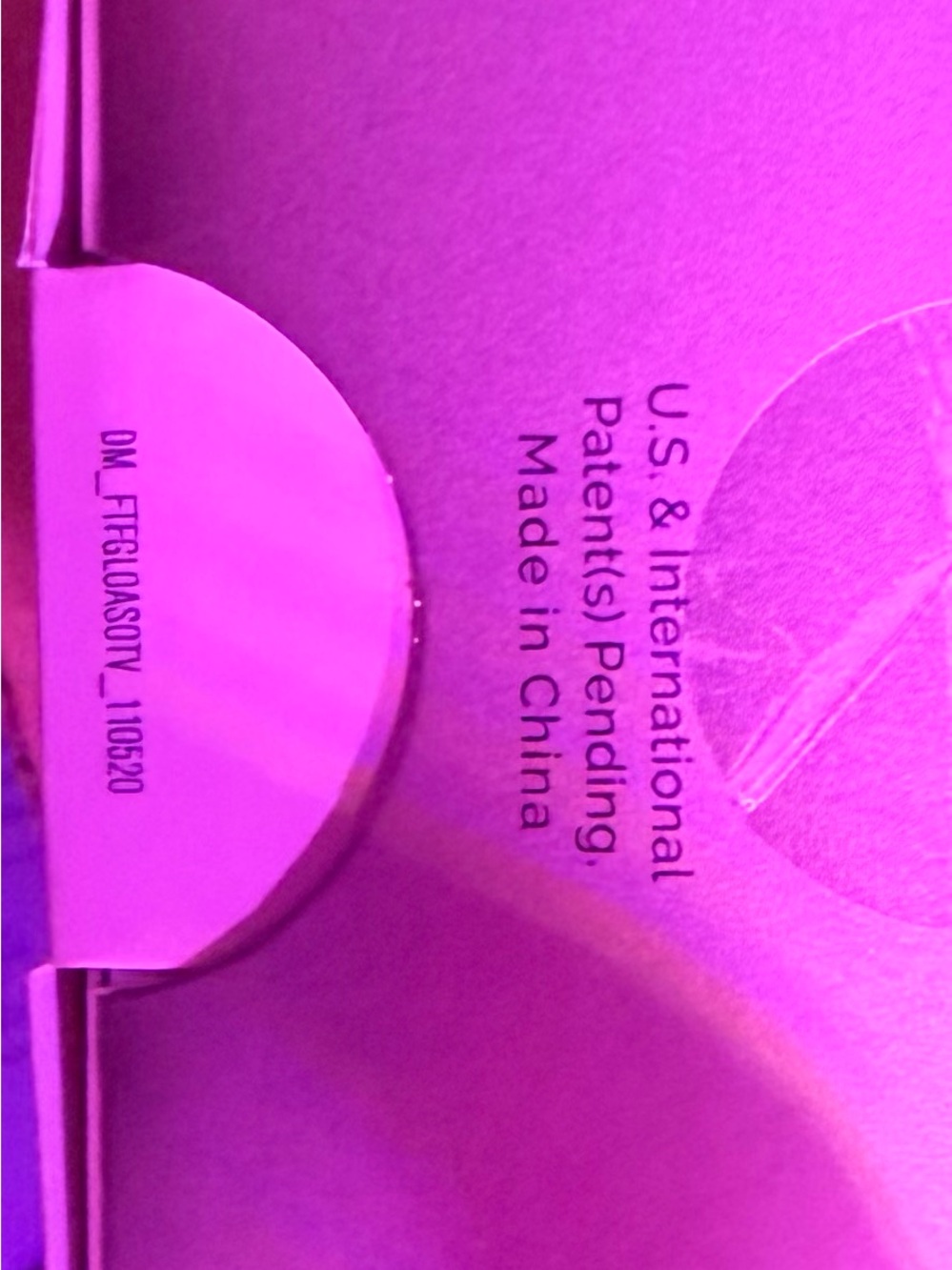 FLAWLESS Lighted Dermaplane Facial Exfoliator & Hair Remover w/ 6 replacements - Picture 3 of 3
